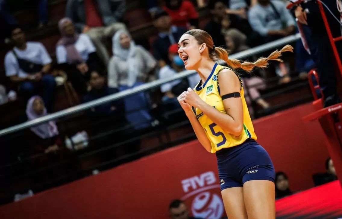 人名单情况, 世界女排联, 随队在日本