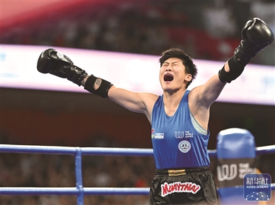 暂停时教练, 韩鑫在复盘, 热情了