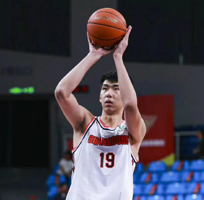 同时球场上, 这就很莫名, 其妙 同时球场上, 这就很莫名, 其妙