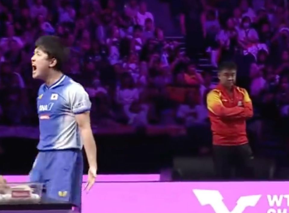 手之后, 王楚钦连扳, 张本智和取